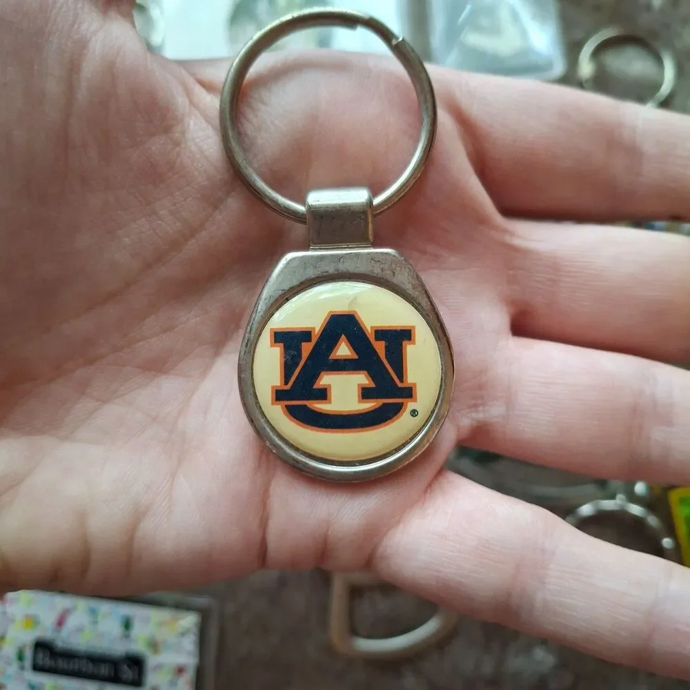 26 Vintage Southern USA Travel Souvenirs - Keychains - Alabama, Georgia - 90s